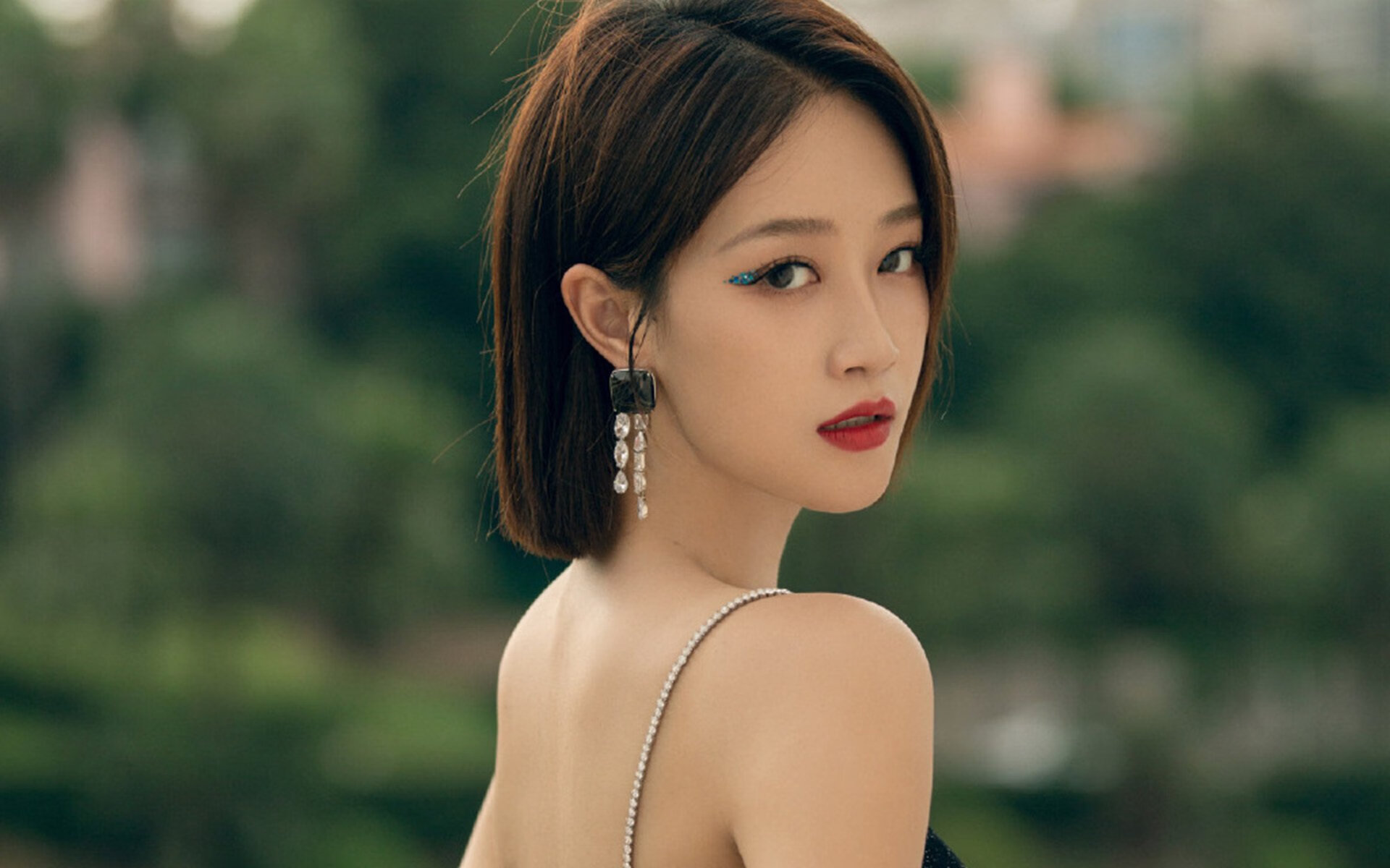 里昂在法甲联赛中排名第三,里昂法甲冠军