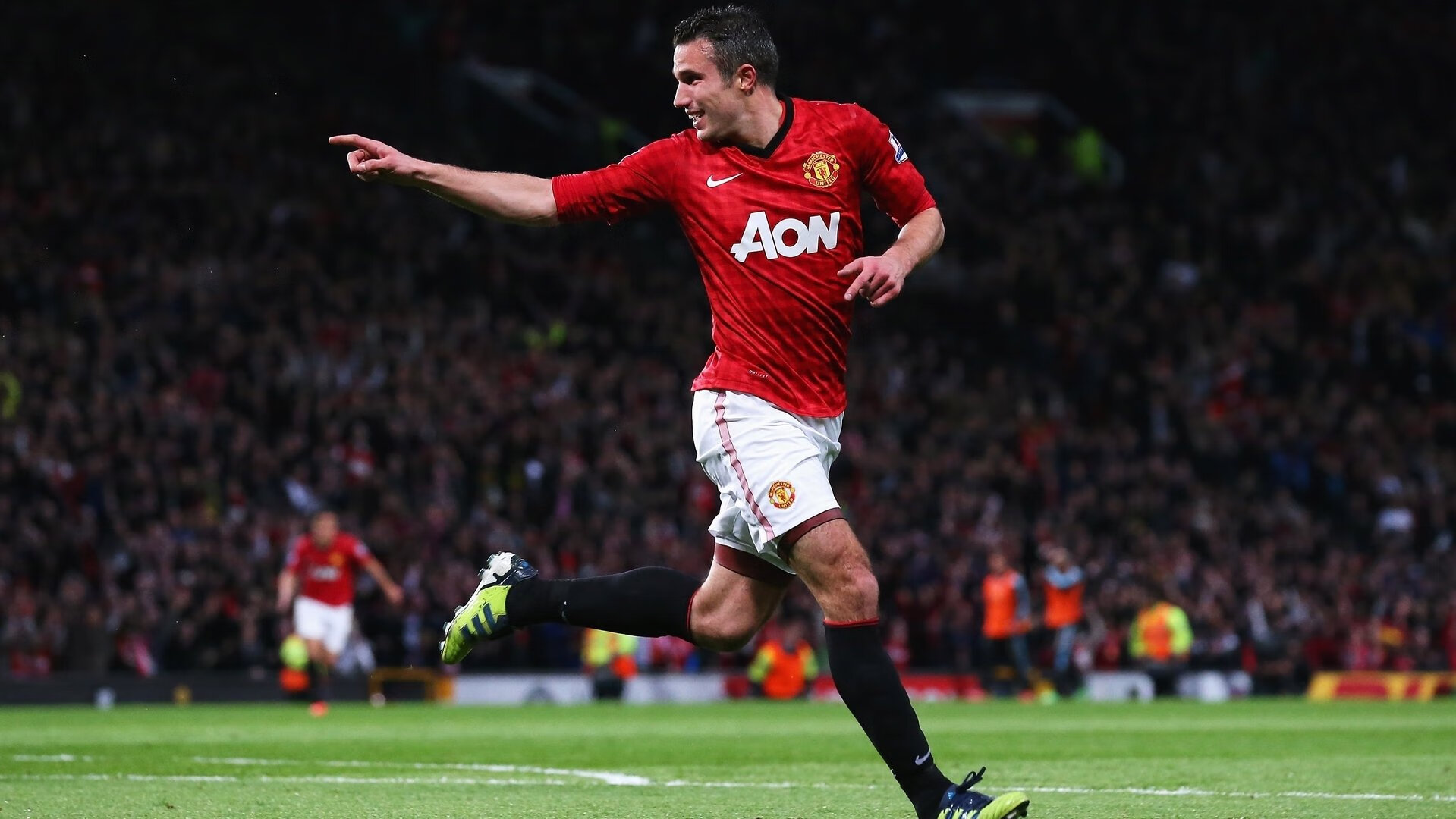 俱乐部足球：巴萨与皇马的宿命对决引爆球迷热情，巴萨和皇马什么关系